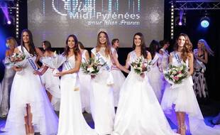 Emma Arrebot-Natou (au centre), élue Miss Midi-Pyrénées 2020.