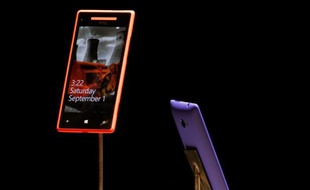 Le Windows Phone 8X, de HTC, accompagnera le lancement du système de Microsoft, le 26 octobre 2012.