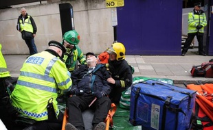 Quelque 2500 policiers, ambulanciers, pompiers ont participé mercredi à un exercice de simulation d'un attentat dans le métro londonien, en prévision des jeux Olympiques de 2012 qui se tiendront dans la capitale britannique, selon le gouvernement