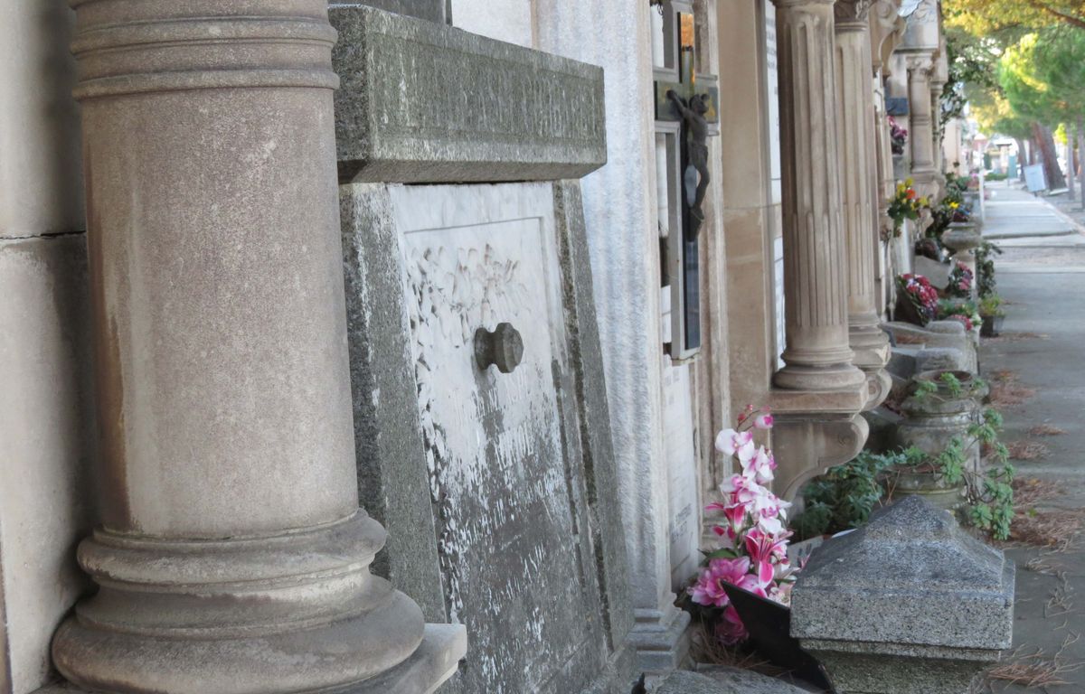 Toulouse : Un homme s'immole par le feu dans un cimetière