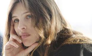 L'actrice et réalisatrice Maïwenn. Image extraite du film «L'Amour est un crime parfait».