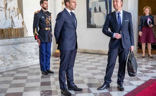 Emmanuel Macron et Stéphane Bern à l'Elysée lors de la réunion sur la reconstruction de la cathédrale, le 17 avril 2019.
