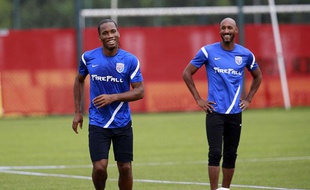 Didier Drogba et Nicolas Anelka à Shanghaï, le 16 juillet 2012.
