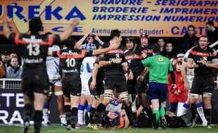Le Stade Toulousain a renoué avec la victoire à Castres (18-16) après deux défaites consécutives, tandis que le Stade Français a subi une véritable humiliation à Montpellier (54-16) dimanche lors de la 14e journée du Top 14 de rugby, premier épisode de la phase retour.