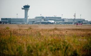 Merignac, 10 septembre 2012. - L'aeroport de Bordeaux Merignac. - Photo : Sebastien Ortola