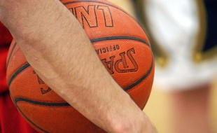 Un ballon de basket. (illustration)