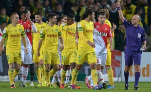 L'arbitre de Nantes-Monaco Tony Chapron, le 24 novembre 2013, à La Beaujoire.