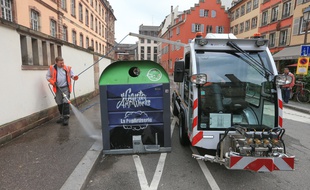 La toute nouvelle balayeuse de rue electrique de l'Eurométropole. Strasbourg le 15 mai 2018.