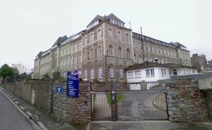 L'entrée du groupe scolaire privé Saint-Charles à Saint-Brieuc.
