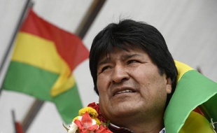 Le président bolivien Evo Morales a affirmé dimanche soir à Uyuni (Bolivie), à l'occasion du passage dans son pays de concurrents du Dakar-2014, que les relations avec la France "sont bonnes maintenant" et que "les problèmes ont été résolus".