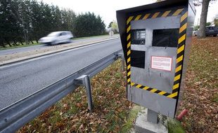 Un radar automatique fixe sur une route nationale près de Nantes.