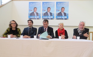 Aux côtés de Louis Aliot, Chantal Dounot-Sobraques, Julien Leonardelli, Maithé Carsalade et Didier Carettes.