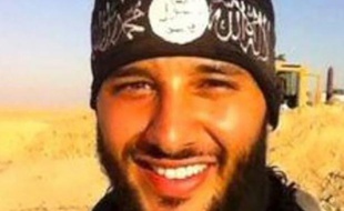 Photo non datée de Foued Mohamed Aggad, provenant de son site Facebook et identifié comme le troisième kamikaze du Bataclan