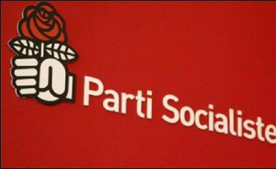 Le Parti socialiste (PS) a accusé vendredi le président Nicolas Sarkozy d'être "malhonnête" en donnant "des leçons de développement aux Africains" tout en voulant "voler la matière grise de l'Afrique en pratiquant l'immigration choisie".