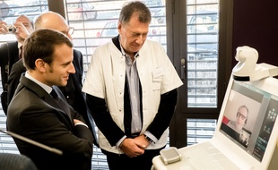 Expérience de télémédecine en présence d'Emmanuel Macron, dans l'Allier. (Archives)