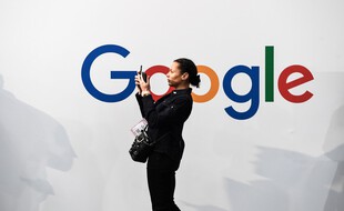 Image d'illustration du logo de Google au salon Vivatech à Paris.