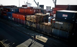 Le retour à la croissance du Portugal s'est poursuivi au troisième trimestre, avec une légère hausse de son Produit intérieur brut (PIB) de 0,2% comparé aux trois mois précédents, a confirmé lundi l'Institut national des statistiques (INE) dans une deuxième estimation.