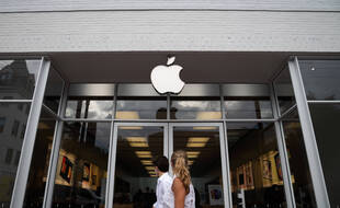 Apple a annoncé qu'il allait retarder la mise en place de ses nouveaux outils controversés de protection contre la pédopornographie.