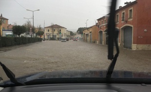 La RD98 est coupée à Saint-Tropez à cause des inondations.
