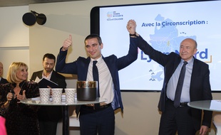 Yann Cucherat (à gauche), candidat LREM intronisé par Gérard Collomb à Lyon, est crédité de 25% d'intentions de vote au premier tour des municipales selon un sondage IFOP.