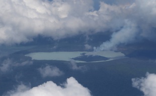 Le volcan Manaro Voui, au Vanuatu, le 27 septembre 2017.