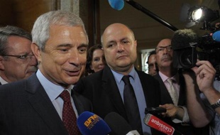 Claude Bartolone a été désigné candidat des députés socialistes à la présidence de l'Assemblée le 21 juin 2012. Bruno Le Roux, à ses côtés, a lui été élu président du groupe PS.