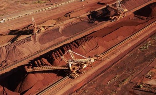 Un site de stockage de BHP Billiton pour le minerai de fer à Port Hedland, en Australie, en 2012
