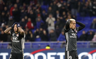 Memphis Depay et Mariano Diaz, ici après une grosse occasion manquée contre Lille en novembre (1-2), n'ont pas toujours été complices sur le terrain, loin de là.