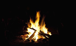 Illustration feu de camp.