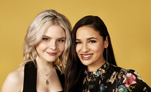 Les deux membres du duo S!sters, représentant l'Allemagne à l'Eurovision 2019.
