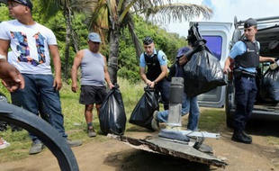 Des débris du vol MH370 retrouvés le 11 août 2015 à Sainte-Suzanne, à l'île de la Réunion