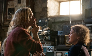 Emily Blunt et Millicent Simmonds dans Sans un bruit de John Krasinski