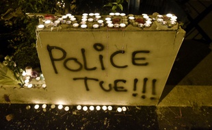 Bougies et tags sur les lieux où est décédé Aboubakar Fofana à Nantes.
