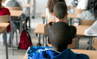 Les jeunes en emploi d'avenir effectuent des " tâches périéducatives ".