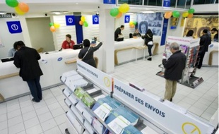 Des bureaux de poste plus modernes pour diminuer le temps d'attente des usagers.