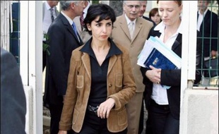 Le Sénat examine à partir de ce jeudi le projet de loi contre la récidive, qui instaure des peines plancher et écarte dans certains cas l'excuse de minorité pour les 16-18 ans, texte dont syndicats de magistrats et professionnels de l'enfance dénoncent "l'acharnement répressif".