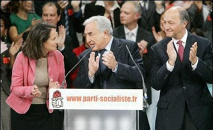 Les ministres des Finances des 27 sont tombés rapidement d'accord mardi pour soutenir l'ancien ministre socialiste des Finances, dont la candidature avait été annoncée dimanche par le président Nicolas Sarkozy, un adversaire politique de M. Strauss-Kahn.