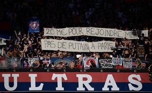 Les ultras du PSG ont déployé des banderoles anti-Neymar contre Strasbourg.