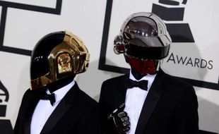Daft Punk a remporté cinq trophées aux Grammy Awards, le 26 janvier 2014.