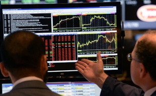 La Bourse de New York s'est montrée particulièrement prudente mardi, évitant de prendre des risques avant d'être fixée sur le sort de la politique monétaire américaine: le Dow Jones a cédé 0,06% et le Nasdaq 0,14%.