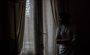 Ahmed, 35 ans, est assigné à résidence chez lui à Montrouge depuis le 19 novembre 2015, pour des motifs ridicules selon lui.