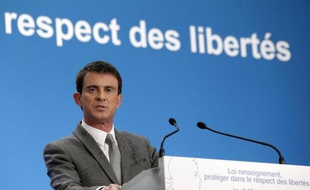 Le Premier ministre Manuel Valls à une conférence de presse à l'Elysée le 19 mars 2015 présentant le projet de loi du gouvernement sur le renseignement