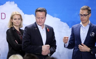 La Premier ministre du Danemark Helle Thorning-Schmidt, le Premier ministre britannique David Cameron et le Premier ministre finlandais Alexander Stubb à Espoo en Filande le 7 novembre 2014