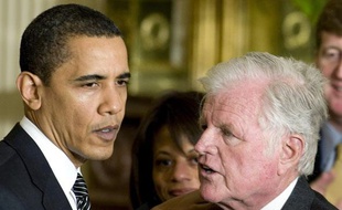 Barack Obama et le sénateur Ted Kennedy, le 5 mars 2009.