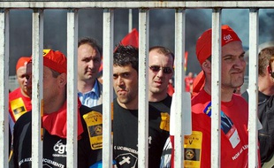 Des salariés de Continental manifestent avec leurs collègues de Goodyear, en 2009.