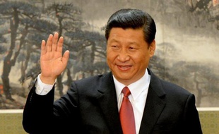 Xi Jinping a succédé jeudi à Hu Jintao à la tête du Parti communiste chinois (PCC) et donc de la Chine, puissance mondiale autoritaire en pleine mutation, que cet homme d'appareil devra réformer et assainir de la corruption galopante qui la menace.