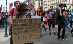 Une manifestante lors de la manifestation contre la loi Travail le 9 juin 2016 à Rennes.