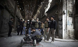 Des combattants de l'Armée syrienne libre à Alep, en Syrie, le 12 mars 2013.