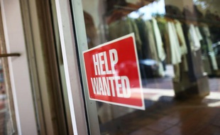 Les inscriptions hebdomadaires au chômage aux Etats-Unis ont reculé à leur plus bas niveau en 42 ans