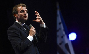 Emmanuel Macron devant les maires bretons, le 3 avril 2019 à Saint-Brieuc.